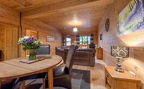 Woodland Park Lodges