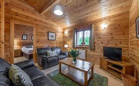 Woodland Park Lodges